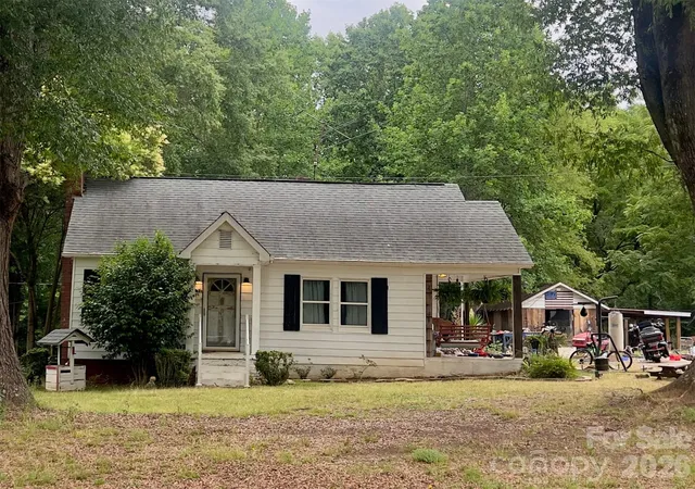 1st image of 8628 Island Point Rd, Sherrills Ford, NC 28673 | MLS# 4395855