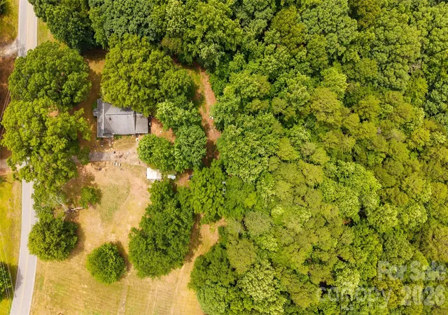 2nd image of 8628 Island Point Rd, Sherrills Ford, NC 28673 | MLS# 4395856
