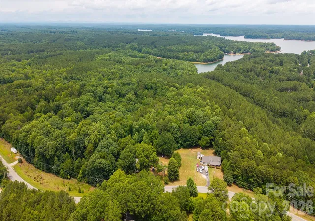 3rd image of 8628 Island Point Rd, Sherrills Ford, NC 28673 | MLS# 4395856