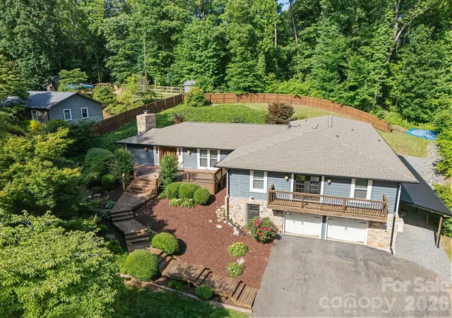 Photo 2 of Single family home for sale at 2913 Old Stage Rd, Gastonia, NC 28052 | MLS# 4395865 | Listing updated on 2026-08-15