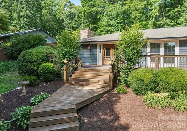 Photo 4 of Single family home for sale at 2913 Old Stage Rd, Gastonia, NC 28052 | MLS# 4395865 | Listing updated on 2026-08-15