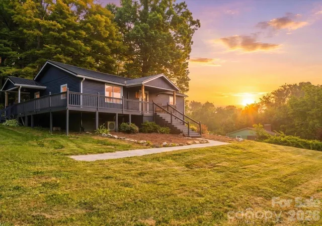 Photo 1 of Single family home for sale at 352 Jakes Branch Rd, Spruce Pine, NC 28777 | MLS# 4395876 | Listing updated on 2026-09-04
