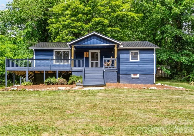 Photo 2 of Single family home for sale at 352 Jakes Branch Rd, Spruce Pine, NC 28777 | MLS# 4395876 | Listing updated on 2026-09-04