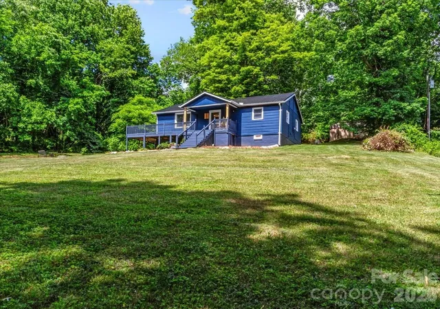 Photo 31 of Single family home for sale at 352 Jakes Branch Rd, Spruce Pine, NC 28777 | MLS# 4395876 | Listing updated on 2026-09-04