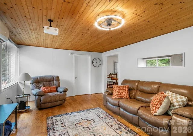 Photo 4 of Single family home for sale at 352 Jakes Branch Rd, Spruce Pine, NC 28777 | MLS# 4395876 | Listing updated on 2026-09-04