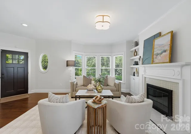 Photo 4 of Single family home for sale at 2009 Victorian Pl, Charlotte, NC 28203 | MLS# 4395877 | Listing updated on 2026-09-21