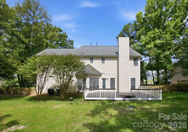 Photo 2 of Single family home for sale at 8048 Hunley Ridge Rd, Matthews, NC 28104 | MLS# 4395882 | Listing updated on 2026-08-06