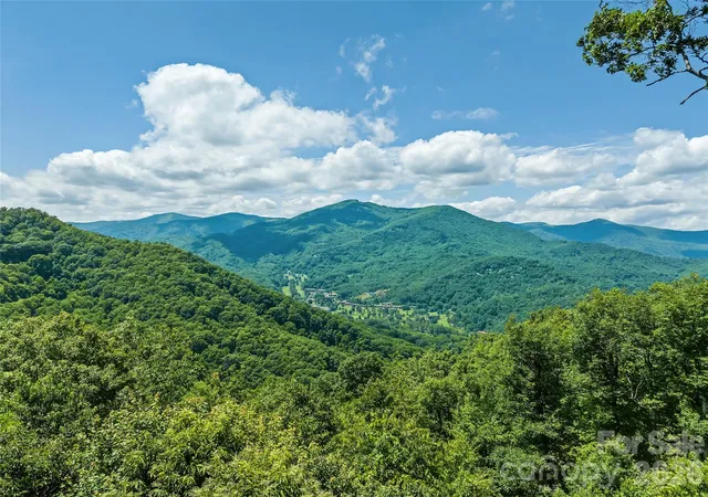 Photo 3 of Sale Pending at 207 Walela Trl, Maggie Valley, NC 28751 | MLS# 4395883 | Listing updated on 2026-06-29