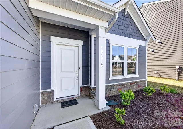 Photo 2 of Single family home for sale at 11119 Glasden Rd, Charlotte, NC 28278 | MLS# 4395906 | Listing updated on 2026-07-16