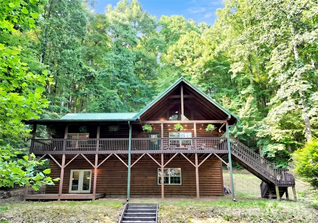 Photo 3 of Sale Pending at 49 Brandywine Rd, Waynesville, NC 28786 | MLS# 4395907 | Listing updated on 2026-09-28