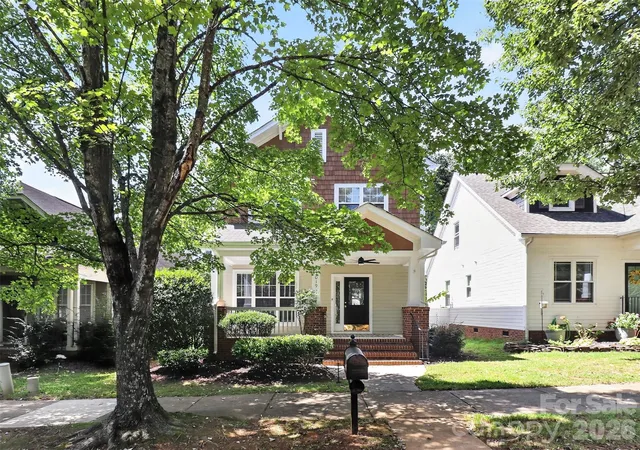 Photo 3 of Single family home for sale at 13019 W Douglas Park Dr, Huntersville, NC 28078 | MLS# 4395919 | Listing updated on 2026-09-26