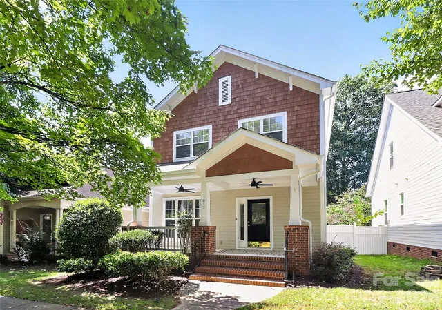 Photo 4 of Single family home for sale at 13019 W Douglas Park Dr, Huntersville, NC 28078 | MLS# 4395919 | Listing updated on 2026-09-26