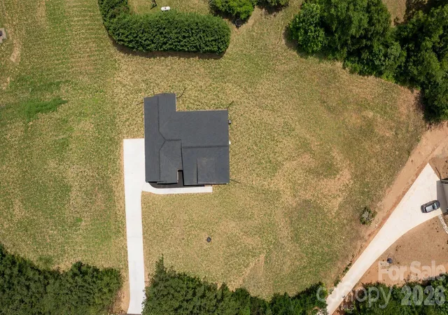 Photo 3 of Sale Pending at 1265 Misty Ln, Hickory, NC 28601 | MLS# 4395922 | Listing updated on 2026-09-03