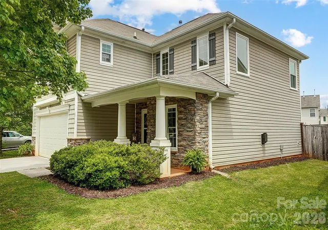 Photo 3 of Single family home for sale at 2717 Markham Woods Ct, Charlotte, NC 28214 | MLS# 4395934 | Listing updated on 2026-08-26