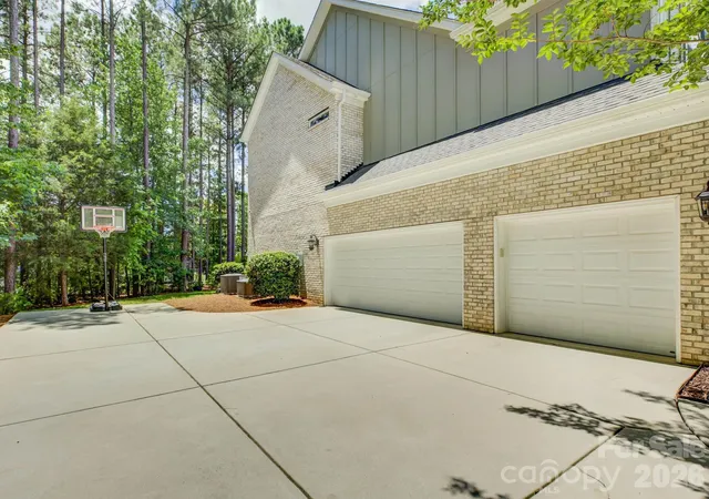 Photo 2 of Single family home for sale at 16433 Bryant Meadows Dr, Charlotte, NC 28278 | MLS# 4395955 | Listing updated on 2026-09-02