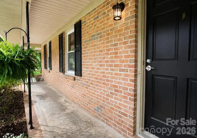 Photo 3 of Single family home for sale at 2914 Dresden Dr, Gastonia, NC | MLS# 4395963 | Listing updated on 2026-10-02