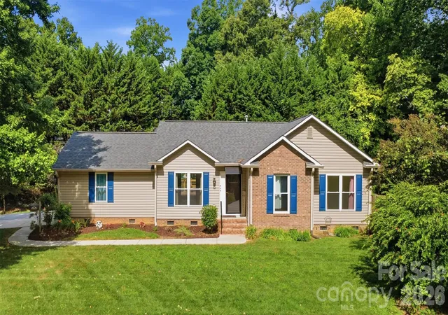 2nd image of 121 Oak St, Belmont, NC 28012 | MLS# 4395988