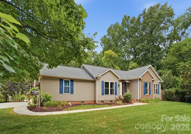 1st image of 121 Oak St, Belmont, NC 28012 | MLS# 4395988