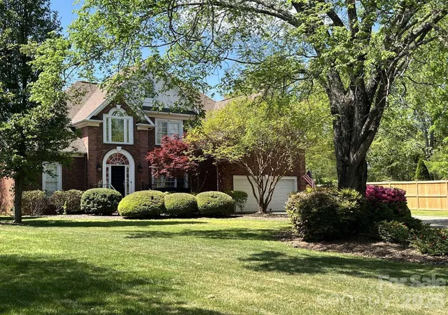 Photo 1 of Single family home for sale at 10300 Lady Grace Ln, Charlotte, NC 28270 | MLS# 4396007 | Listing updated on 2026-09-28