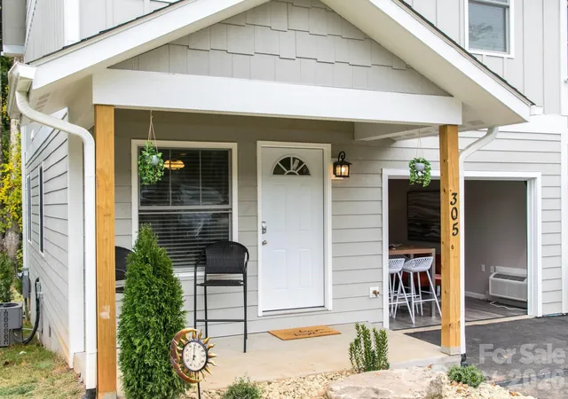 Photo 2 of Townhouse for sale at 305 Jenna Clare Ln, Asheville, NC 28803 | MLS# 4396061 | Listing updated on 2026-09-14