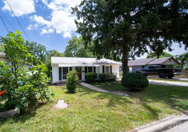 2nd image of 201 Fayetteville St, Asheville, NC 28806 | MLS# 4396075