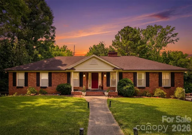 2nd image of 2620 Lynbridge Dr, Charlotte, NC 28226 | MLS# 4396076