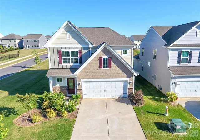 Photo 2 of Single family home for sale at 341 Runner Stone Ln, Fort Mill, SC 29715 | MLS# 4396094 | Listing updated on 2026-09-21