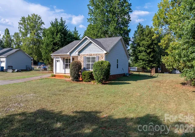 Homes for sale in Vale, NC | 3844 Bridle Path Dr, Vale, NC 28168 | MLS# 4396096