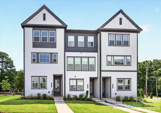 Photo 2 of Townhouse for sale at 3013 Cirs End, Charlotte, NC 28226 | MLS# 4396103 | Listing updated on 2026-09-21