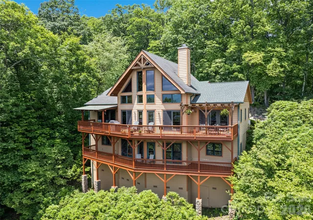 Single family home for sale at 48 Hawks Lift Dr, Waynesville, NC 28786 | MLS# 4396155