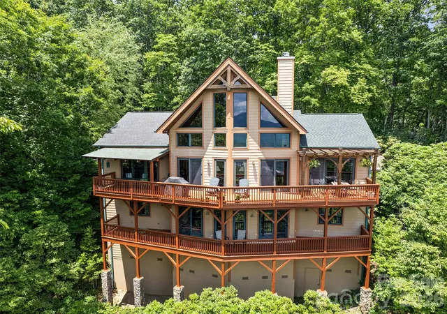 Photo 1 of Single family home for sale at 48 Hawks Lift Dr, Waynesville, NC 28786 | MLS# 4396155 | Listing updated on 2026-10-03