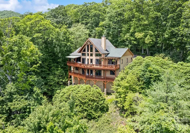 Photo 2 of Single family home for sale at 48 Hawks Lift Dr, Waynesville, NC 28786 | MLS# 4396155 | Listing updated on 2026-10-03