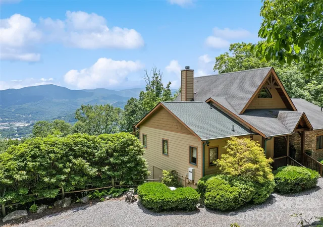 Photo 4 of Single family home for sale at 48 Hawks Lift Dr, Waynesville, NC 28786 | MLS# 4396155 | Listing updated on 2026-10-03