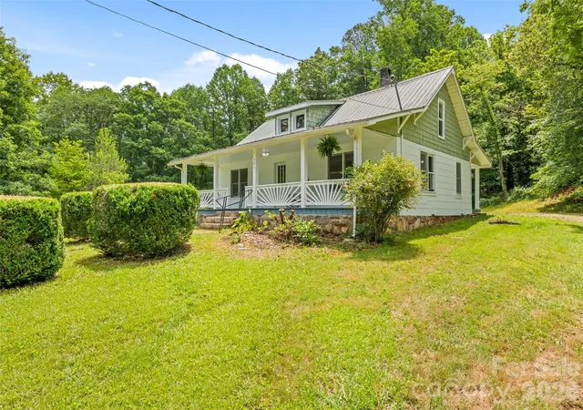 Homes for sale in Whittier, NC | 586 Olivet Church Rd, Whittier, NC 28789 | MLS# 4396175