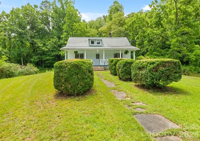 Homes for sale in Whittier, NC | 586 Olivet Church Rd, Whittier, NC 28789 | MLS# 4396175