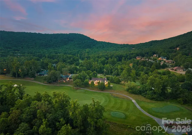 48th image of 332 Walnut Valley Pkwy, Arden, NC 28704 | MLS# 4396181