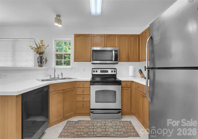 Photo 4 of Single family home for sale at 12009 Silvercrest Dr, Charlotte, NC 28215 | MLS# 4396189 | Listing updated on 2026-09-24