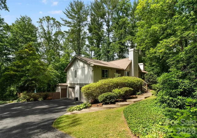2nd image of 16 Canterbury Dr, Arden, NC 28704 | MLS# 4396207