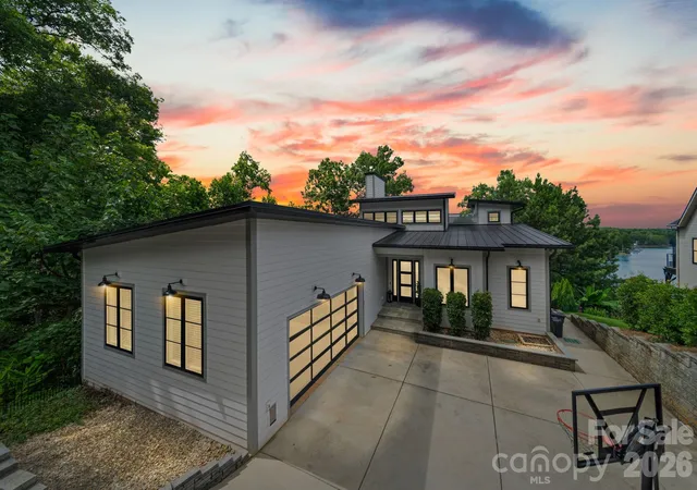 Photo 3 of Single family home for sale at 29012 Silver Fox Dr, Fort Mill, SC 29708 | MLS# 4396212 | Listing updated on 2026-08-10