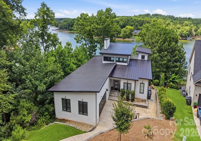 Photo 4 of Single family home for sale at 29012 Silver Fox Dr, Fort Mill, SC 29708 | MLS# 4396212 | Listing updated on 2026-08-10