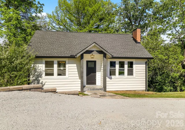 2nd image of 523 Harrison Ave, Franklin, NC 28734 | MLS# 4396219