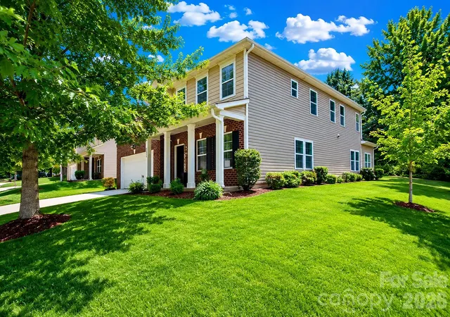 Photo 3 of Single family home for sale at 7235 Barefoot Forest Dr, Charlotte, NC 28269 | MLS# 4396233 | Listing updated on 2026-09-05