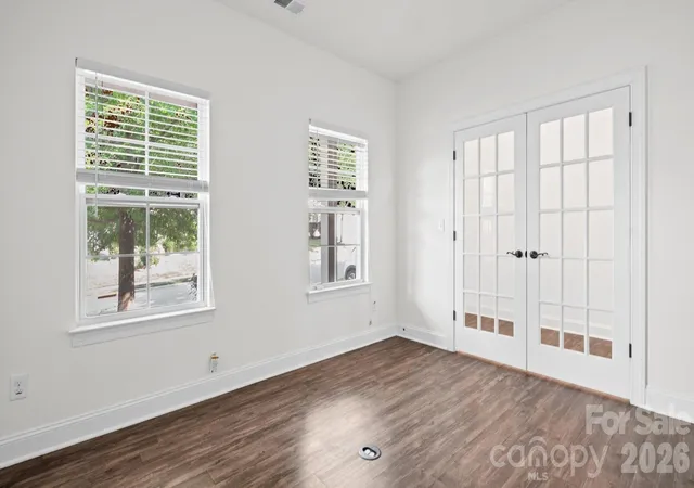 Photo 4 of Single family home for sale at 7235 Barefoot Forest Dr, Charlotte, NC 28269 | MLS# 4396233 | Listing updated on 2026-09-05