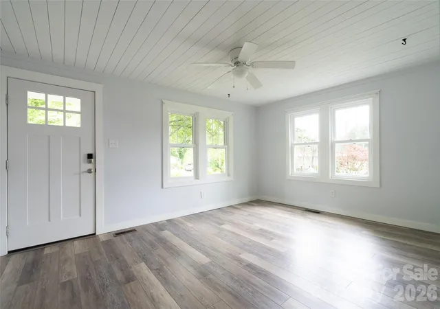 Homes for sale in Brevard, NC | 250 Oakdale St, Brevard, NC 28712 | MLS# 4396245