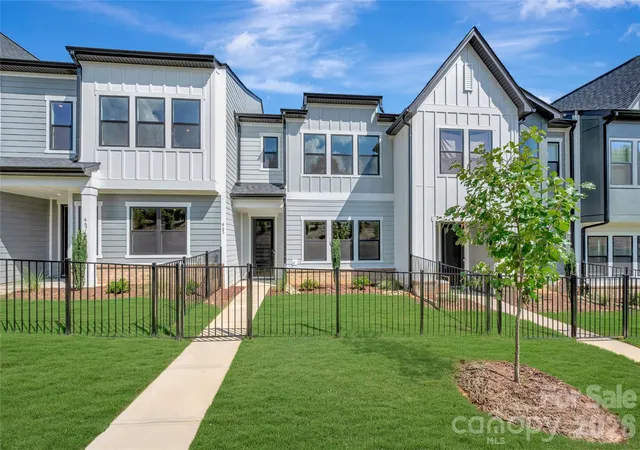 Photo 1 of Townhouse for sale at 463 Nash St, Fort Mill, SC 29715 | MLS# 4396248 | Listing updated on 2026-09-15