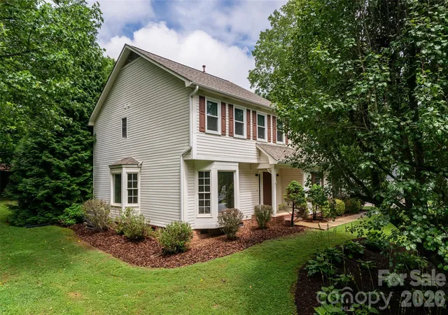 Photo 3 of Single family home for sale at 204 Windsor Forest Cir, Fletcher, NC 28732 | MLS# 4396269 | Listing updated on 2026-09-29
