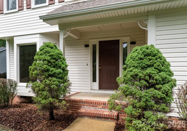 Photo 4 of Single family home for sale at 204 Windsor Forest Cir, Fletcher, NC 28732 | MLS# 4396269 | Listing updated on 2026-09-29
