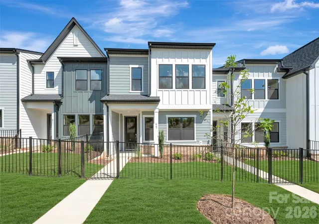 Photo 1 of Townhouse for sale at 467 Nash St, Fort Mill, SC 29715 | MLS# 4396271 | Listing updated on 2026-09-15