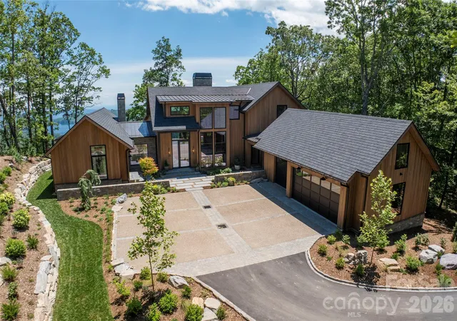 Homes for sale in Lake Toxaway, NC | 140 Panther Summit Dr, Lake Toxaway, NC 28747 | MLS# 4396285