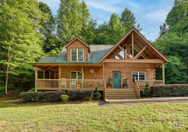 3rd image of 124 Small Creek Dr, Lake Lure, NC 28746 | MLS# 4396298